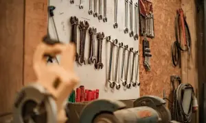 15 Essential Tools for an Auto Mechanic